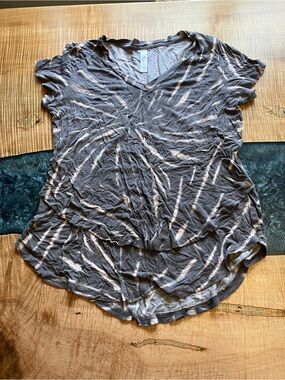 Latched mama v-neck nursing tee shirt